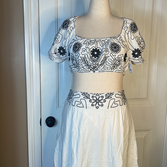 Free People Lotus Embroidered Puff Sleeve 2-Piece Maxi Dress size L White/Blk - Picture 7 of 15